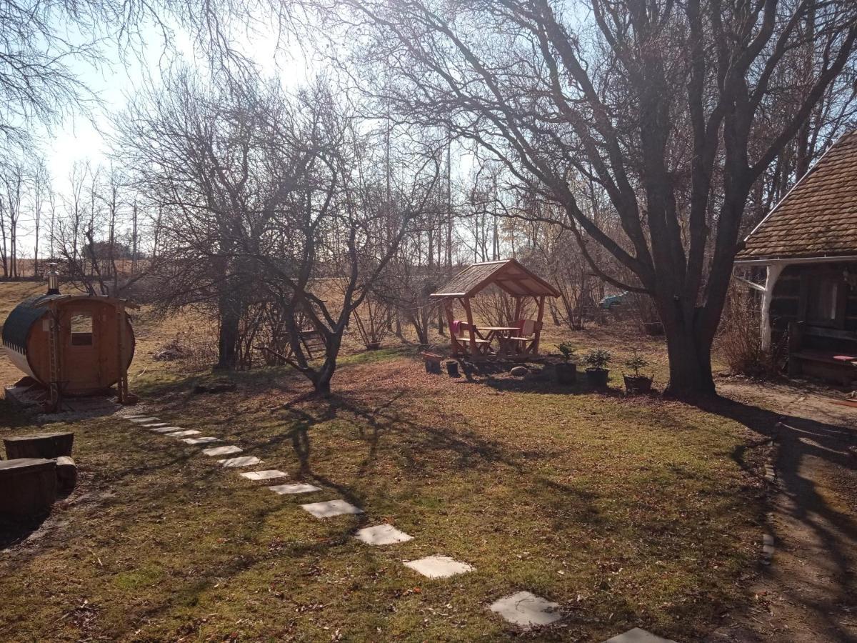 Fecskefeszek Vendeghaz Oriszentpeter Hotel Bagian luar foto